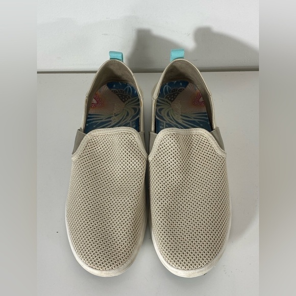OluKai Womens Size 7 Hale’Iwa Soft Knit Cream Slip On Sneaker Shoes - Picture 2 of 10
